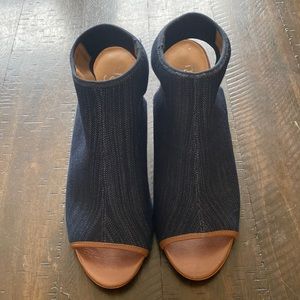 Franco Sarto Open Toe Shoes in Color Blue Size 9.5